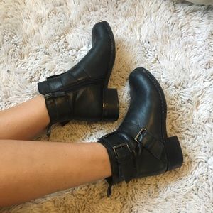 Kenneth Cole Gentle Souls boots